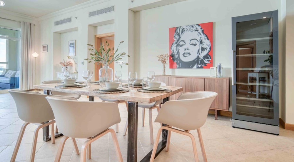 Chic Beachside 3BR Living at the Palm