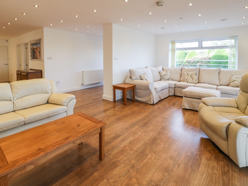 Top Of The Lane Luxury Holiday Apartment
