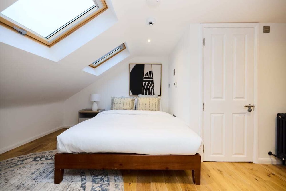 The Belsize Park Place - Charming 6bdr Home With Garden