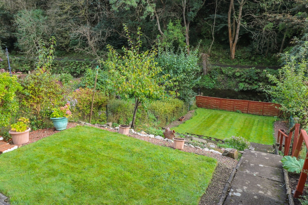 6 Coltbridge Gardens