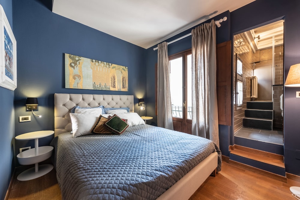 Heart of Florence Pitti 2 Bed-apartment