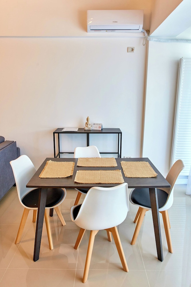 Cnc Zev Apartment
