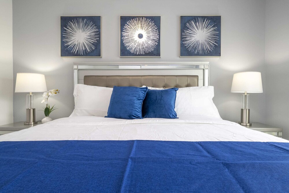 Fantastic 4 Bd W/ Pool @ Storey Lake Resort 2709