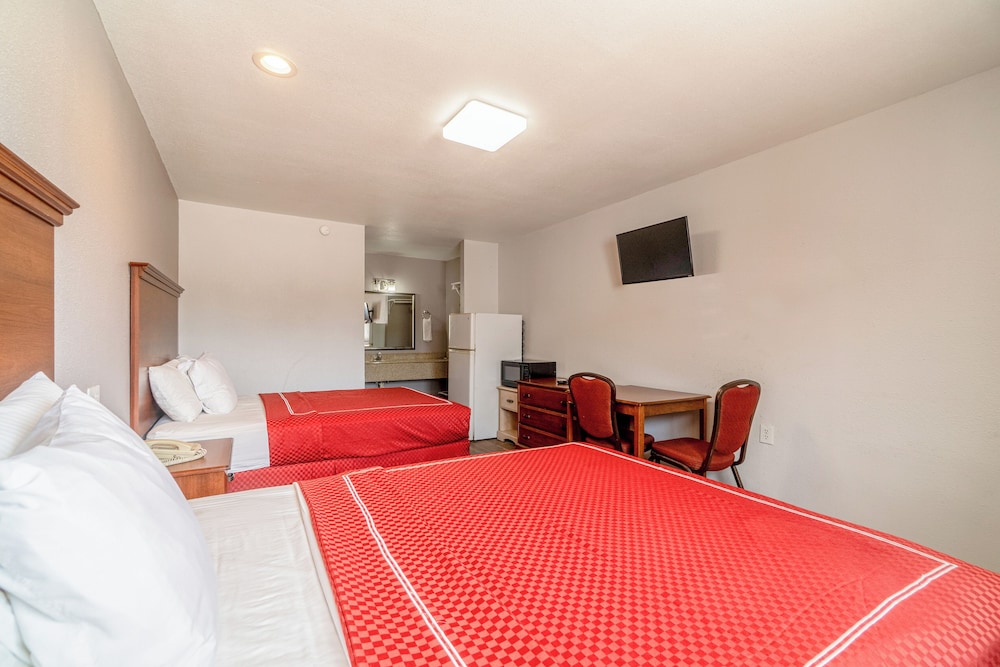 OYO Budget Inn Falfurrias Hwy 281