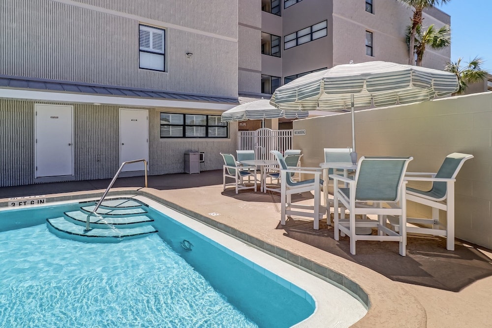 Ketch Courtyard 405 2 Bedroom Condo
