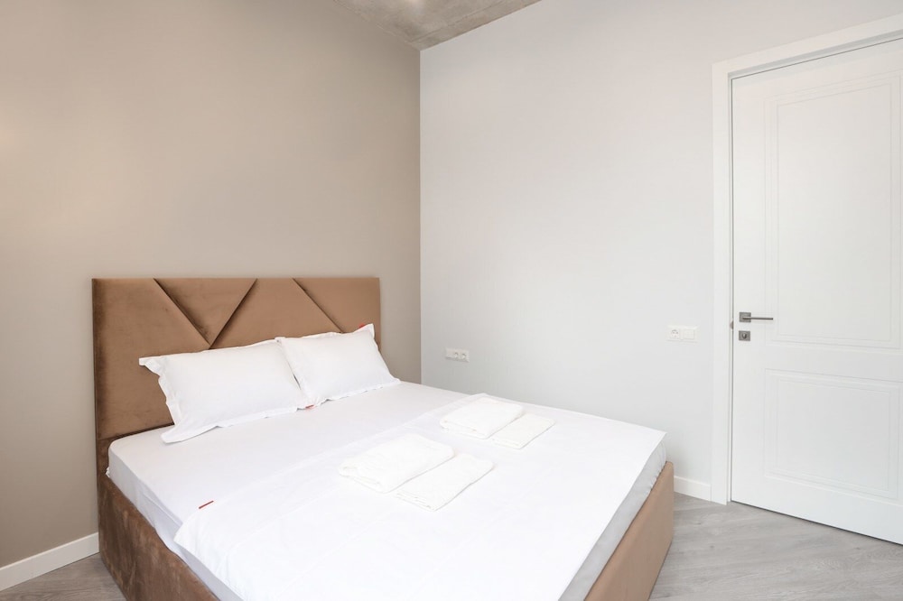 Stay inn on Amiryan 26/4