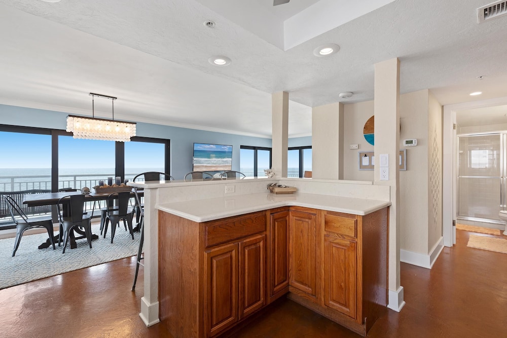Shorehom by the Sea 75