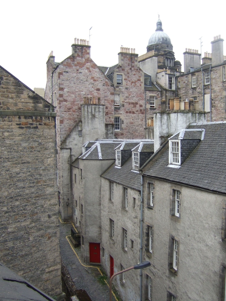 Edinburgh Metro Youth Hostel