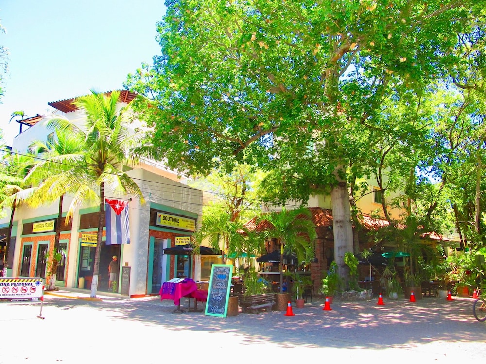 Hotel Bosque de los Aluxes Condos with private pool by PPR - Image 1