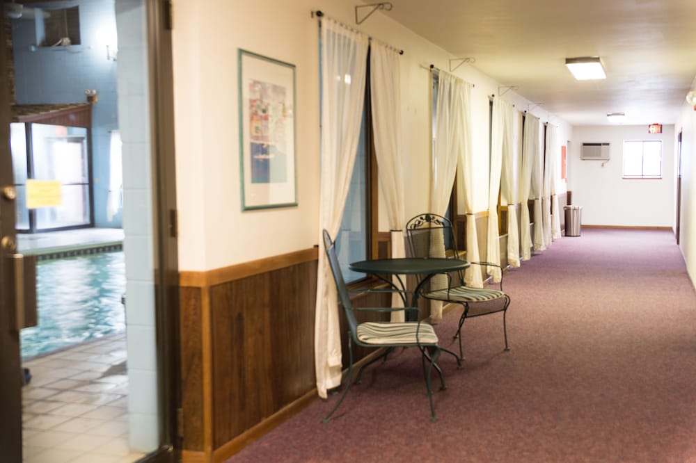 Portage Vacations - The Ridge Hotel Portage - Property Image 4