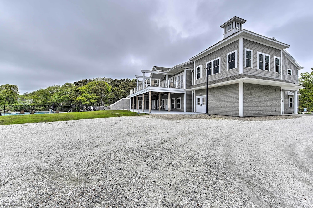 Charming East Falmouth Home: Walk to Private Beach