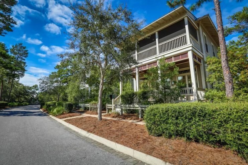 Bluejack Breeze 6 Bedroom Holiday Home by Five Star Properties