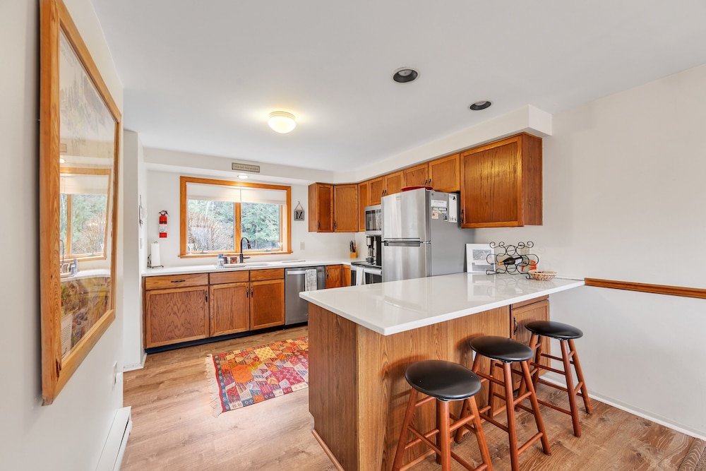 Moxham 58h - Adirondack Retreat Mountain Views 3 Bedroom Townhouse by The Summit at Gore Mountain