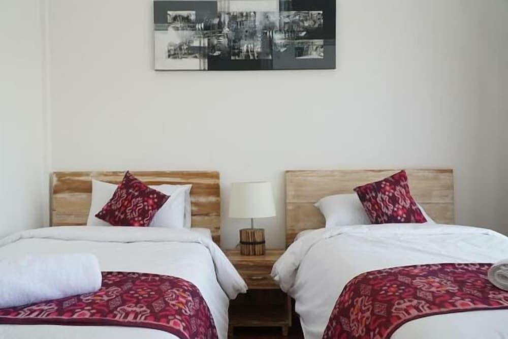Seno Guesthouse & Cafe