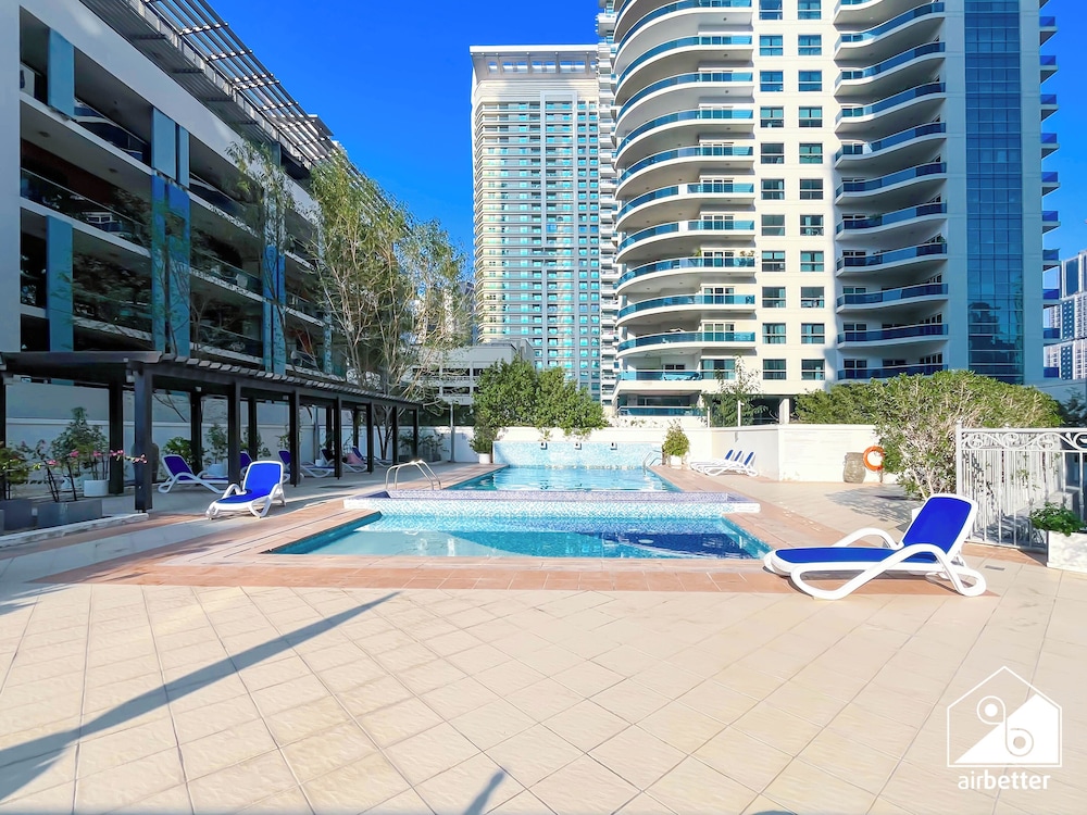 Prestige Marina Living 1BR Balcony, Pool & Gym