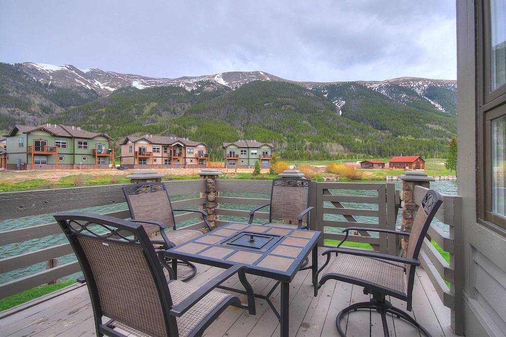 Private Mountain Town home Pet Friendly with Great Views - WD12 by Redawning
