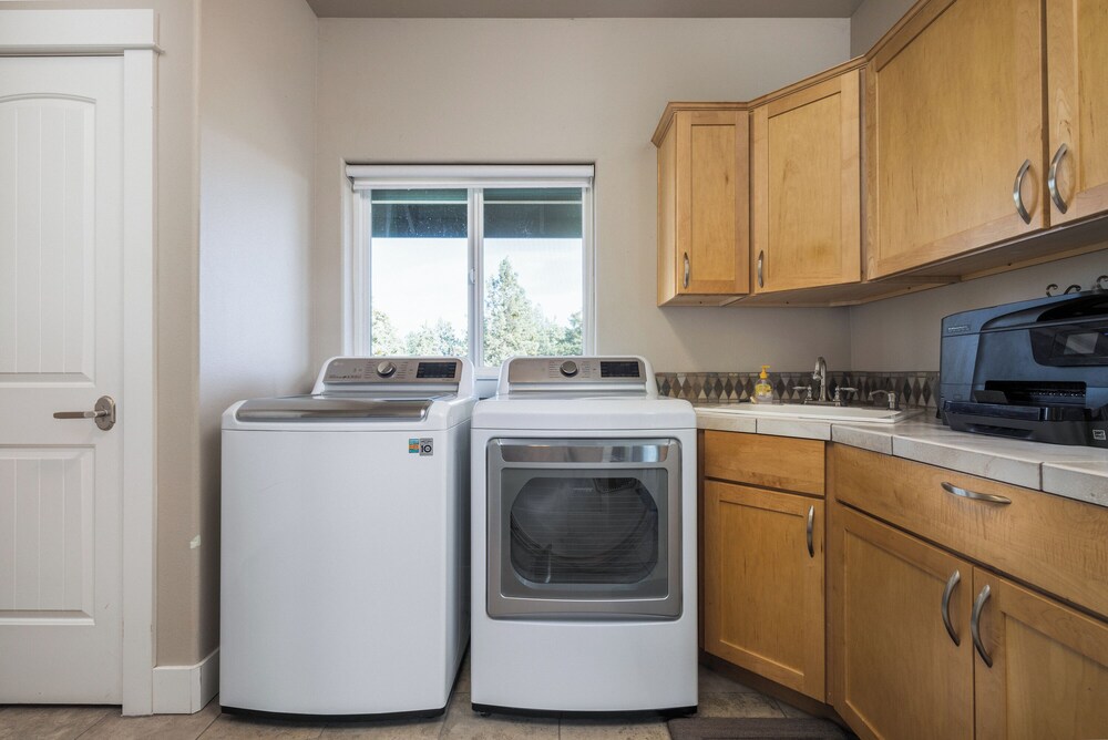 6BR 5 King Beds EV 10min Downtown