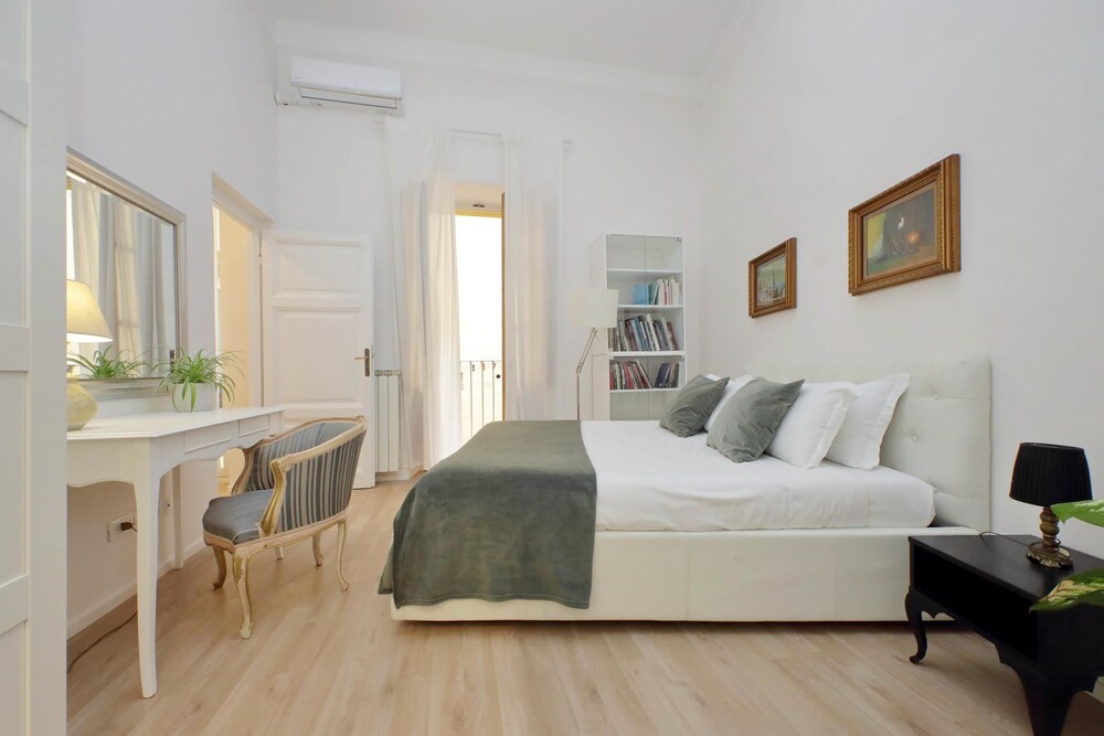 Treasurerome Carmen Suite 2BR