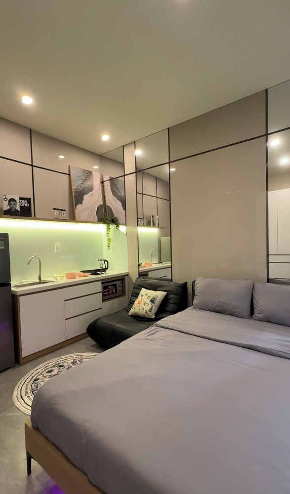 Unite StayCation Le Van Sy