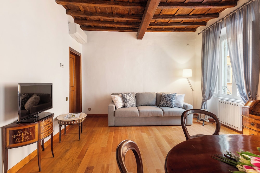 Monti Apartments