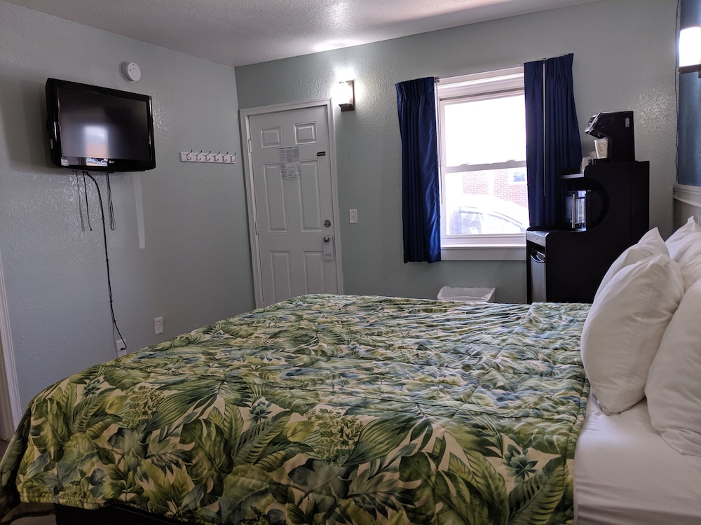 Colonial Inn Motel