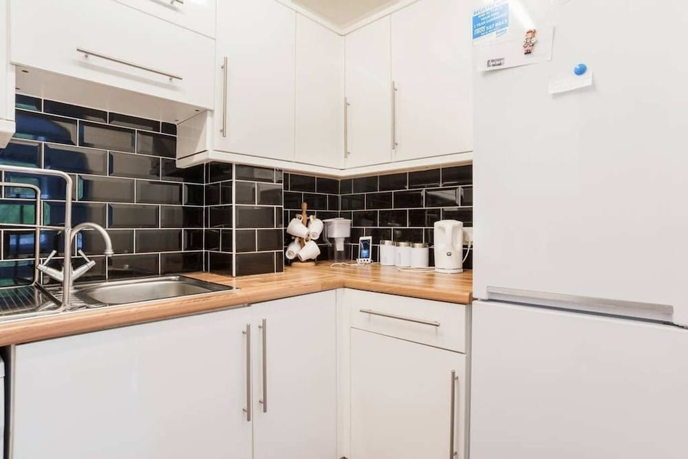 Modern and Homely 2 Bedroom by Canary Wharf