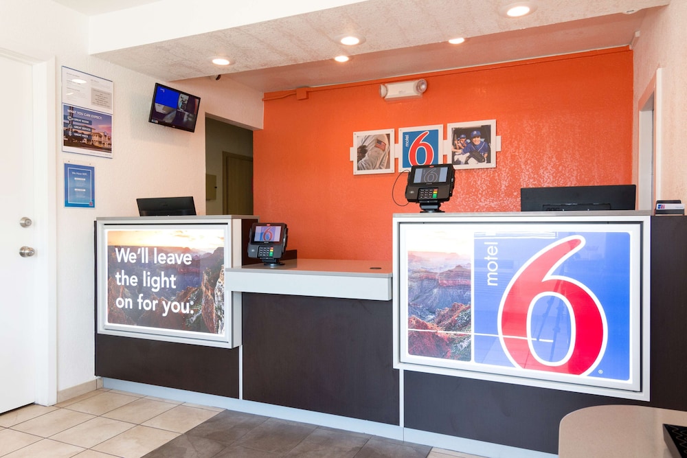 Motel 6 Longview, TX