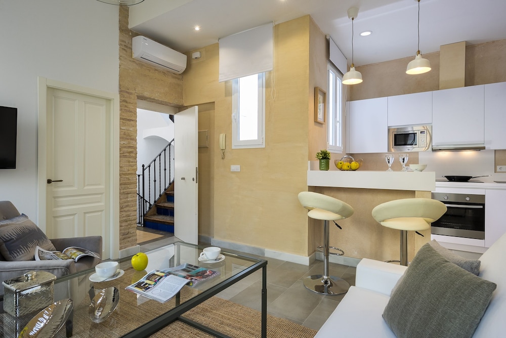 Lovely and Brand new 3 BD Duplex With Terrace Galera III view 3
