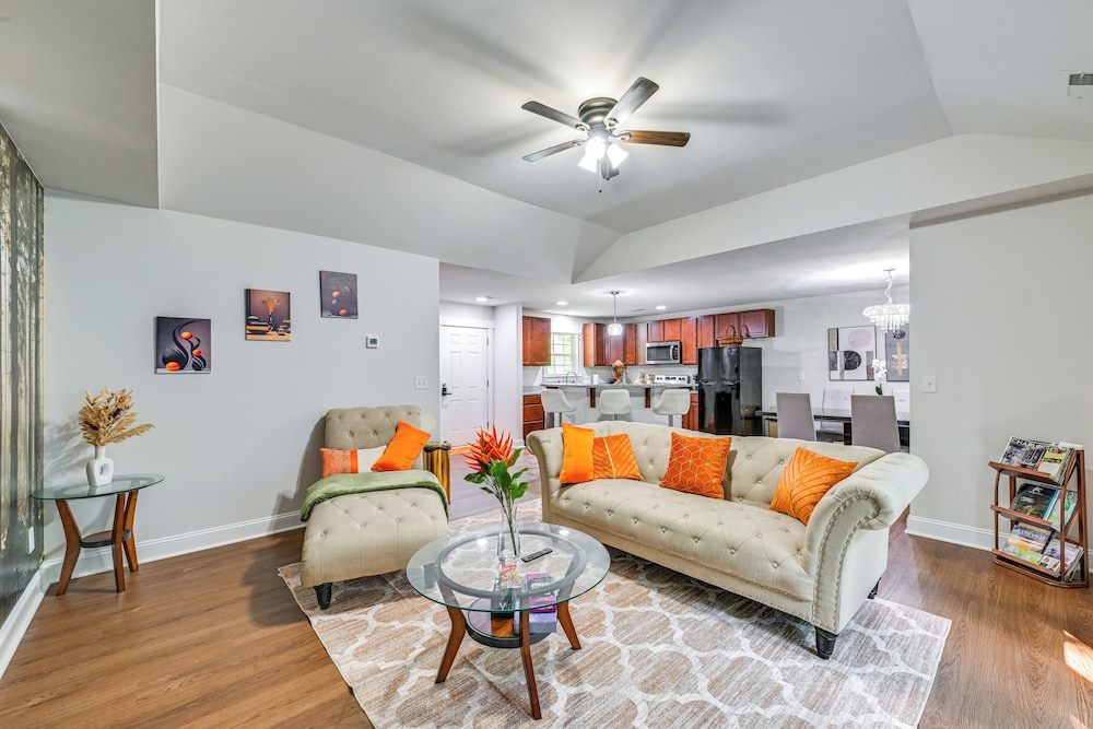 Easy Uptown Access: Charlotte Gem w/ Peaceful Yard