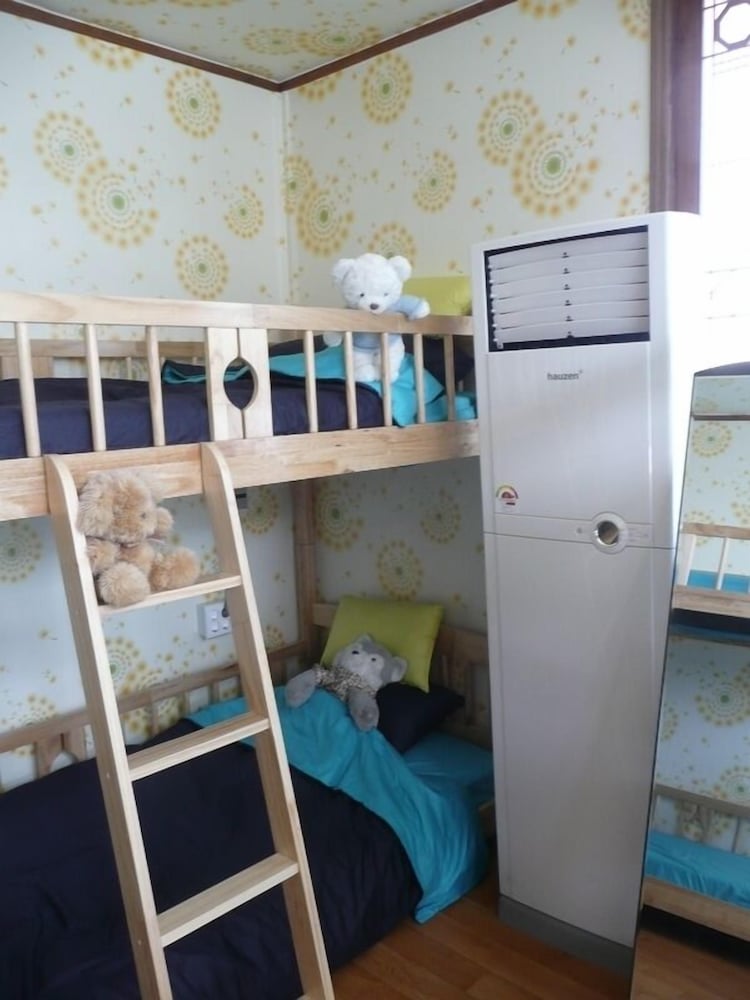 Springflower Guesthouse - Hostel
