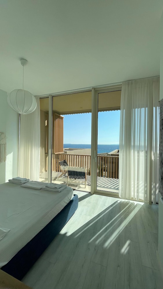 Whisky Green Coast Hotel & Apartments