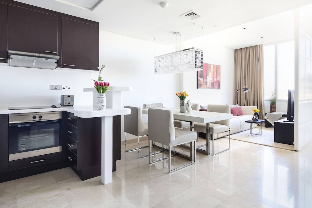 Stylish and Light Studio in Difc!