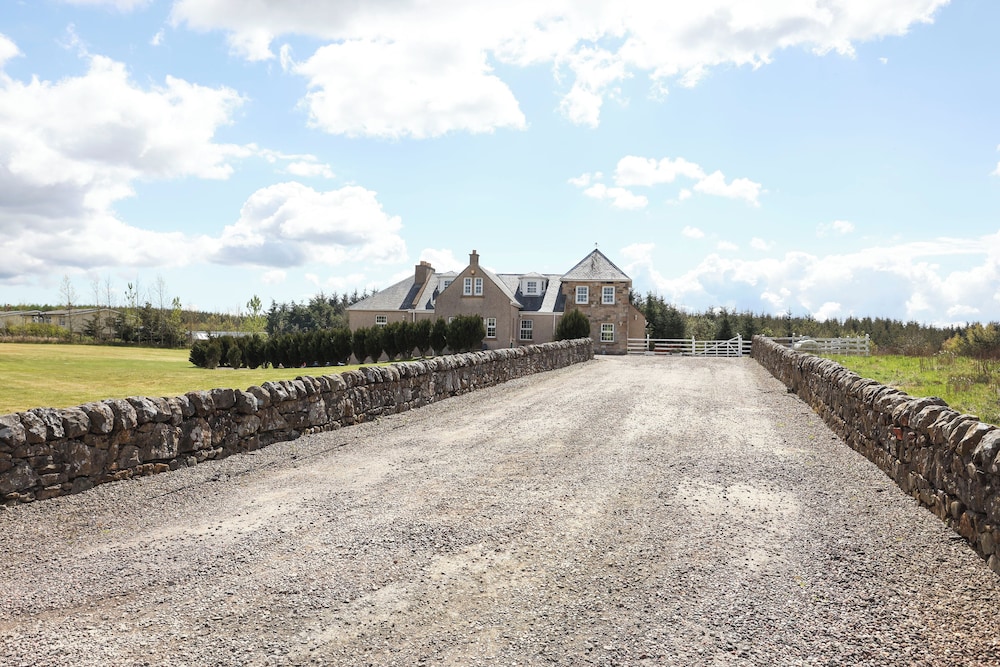 Greenknowes Entire Private Estate