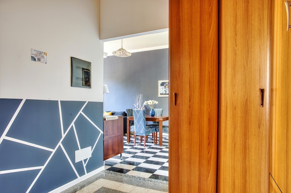 JOIVY Stylish Flat in Porta Genova
