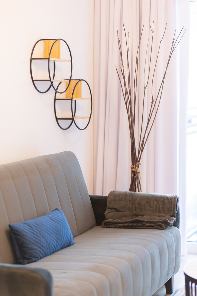 Lux Apartment by Renters Prestige view 4