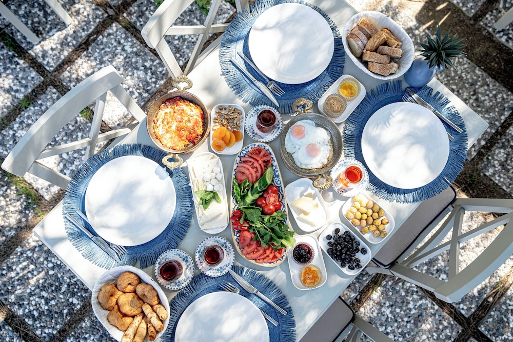 Voger Alaçatı Family