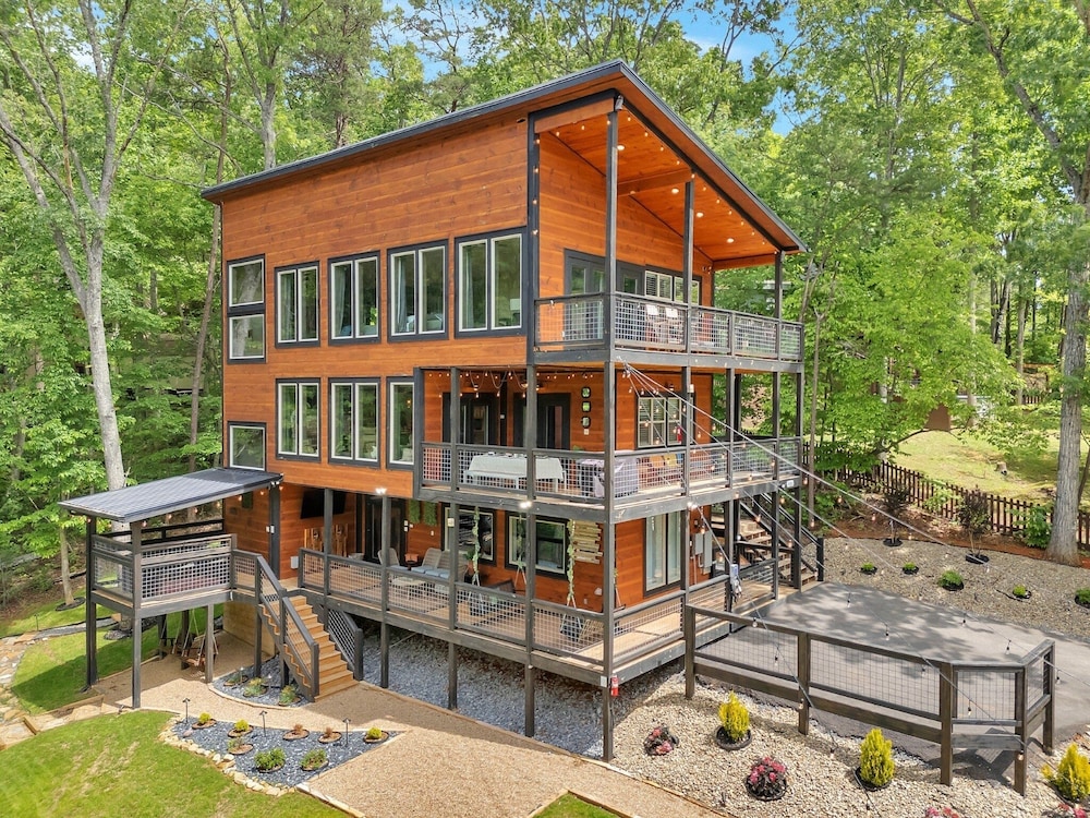 Ebenezer 4 Bedroom Cabin