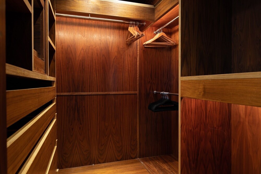 The Canary Wharf Secret - Glamorous 3BDR Flat w/ Terrace and Parking