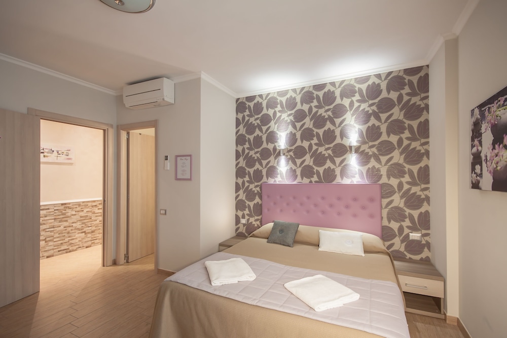 Rome King Suite