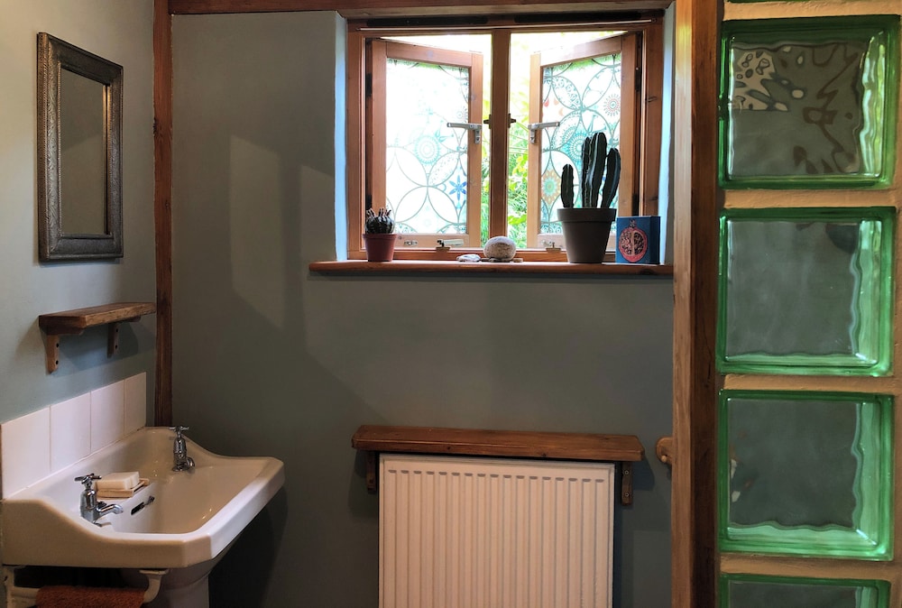 Eco-friendly Cornish Sanctuary Peaceful Location