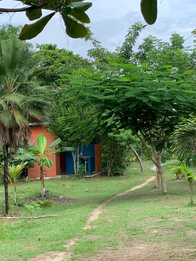 Palmento Grove Eco Cultural & Fishing Lodge