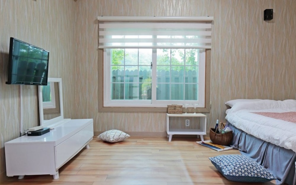 Yeongdeok Samsa Marin Village Pension view 3