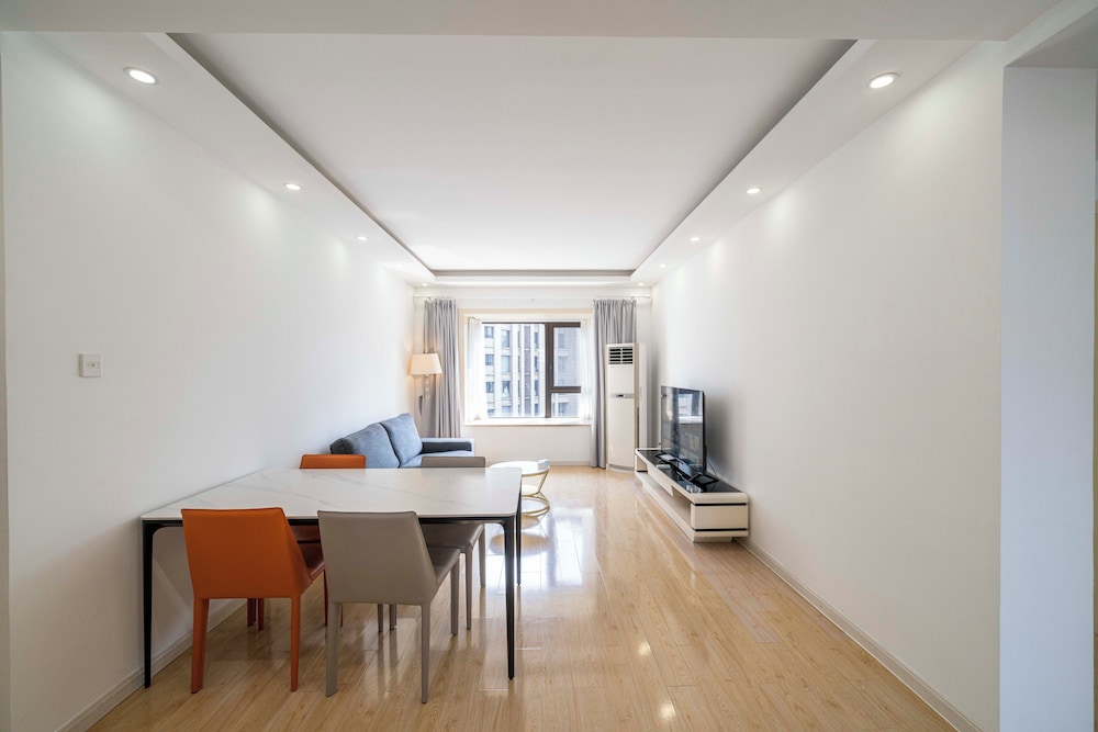 Tyms 2BR APT Xujiahui Dacheng Residence