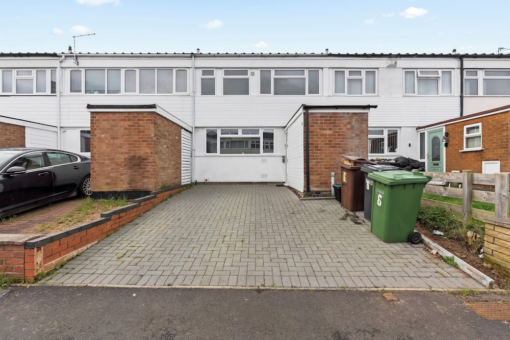 8guests-3br-parking-familyfriendly-nearairport