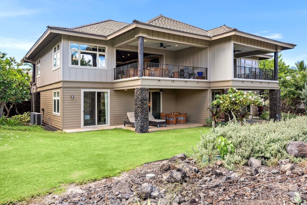 Private Beach Access Includes Concierge Outdoor Spacious Lanai!
