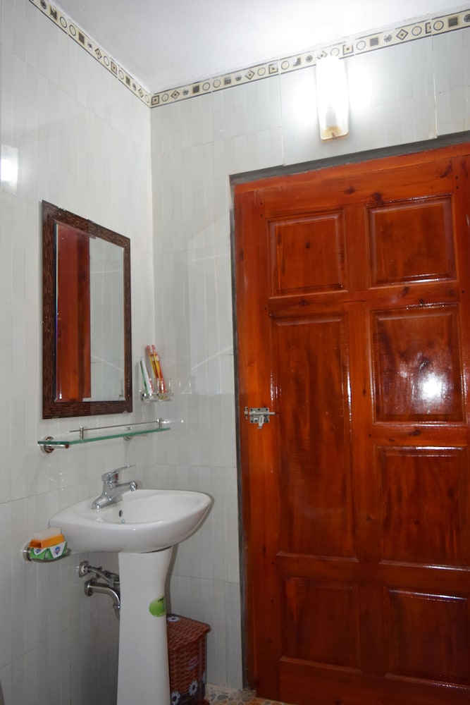 Van Long Family Homestay