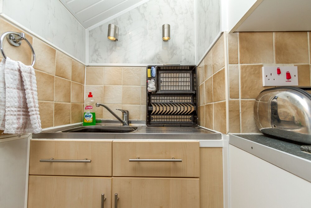Lynton Apartments