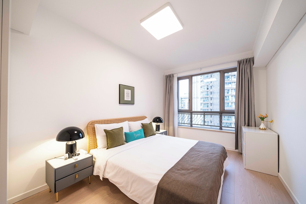 Tyms  1BR APT Hongqiao Yucui Garden