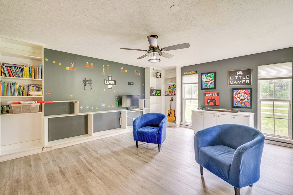 Private Pool & Yard: Family Retreat in Cape Coral