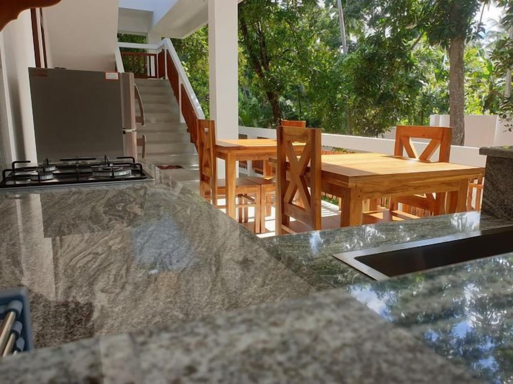Cocosurf House